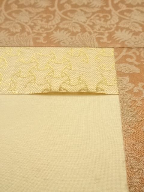 道具 ] - 道具 渓舟筆 水墨山水 肉筆絹本掛軸（共箱） | ネット